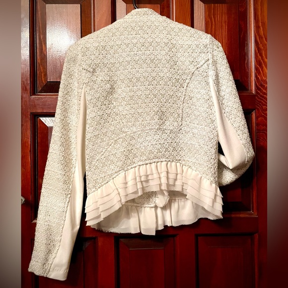 EUC elegant white women’s moto jacket with ruffles size M - Picture 3 of 16